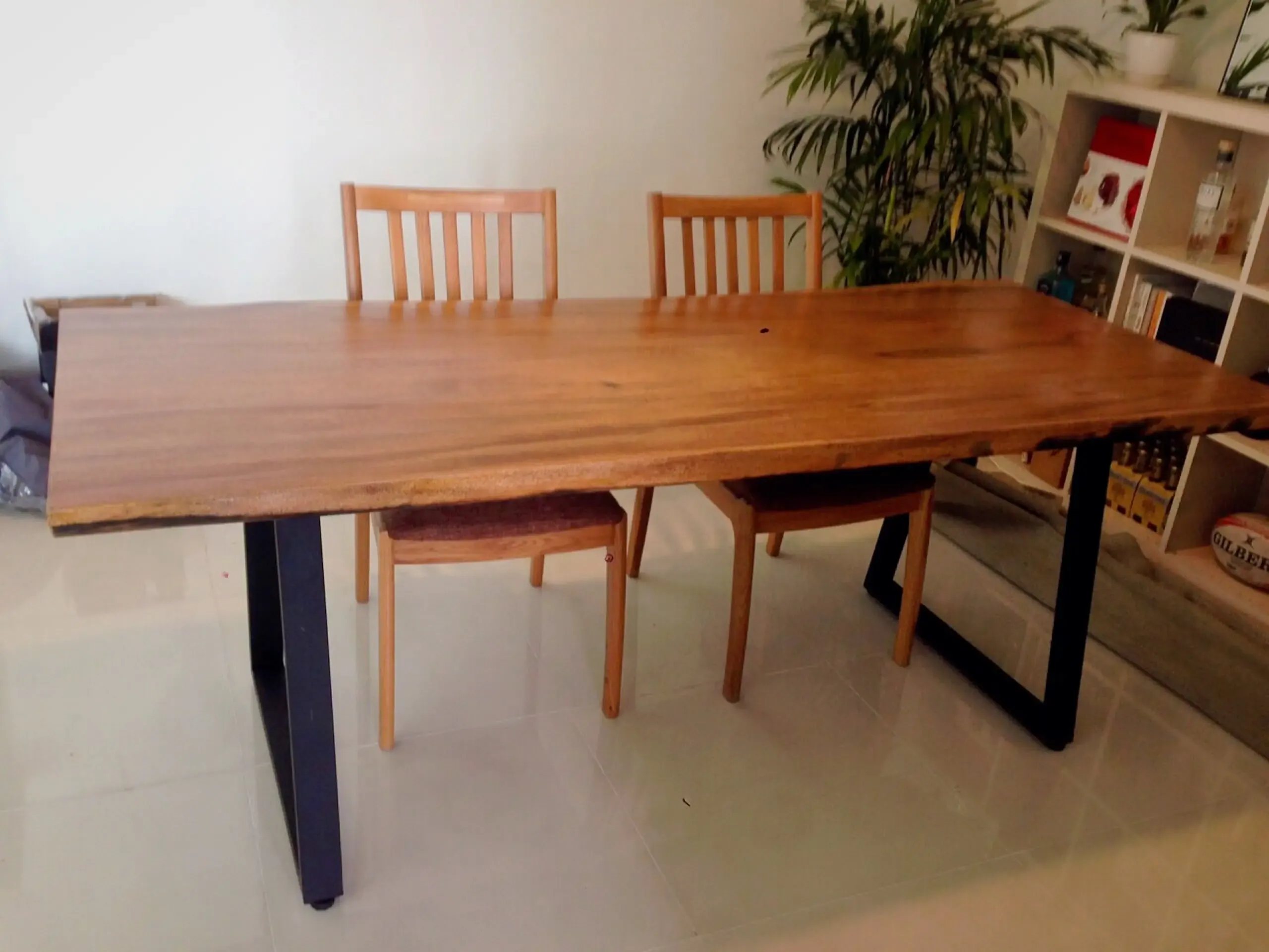 Giao Bàn Nguyên Tấm Cho Khách ở Chung Cư The vista An Phu Quận 2