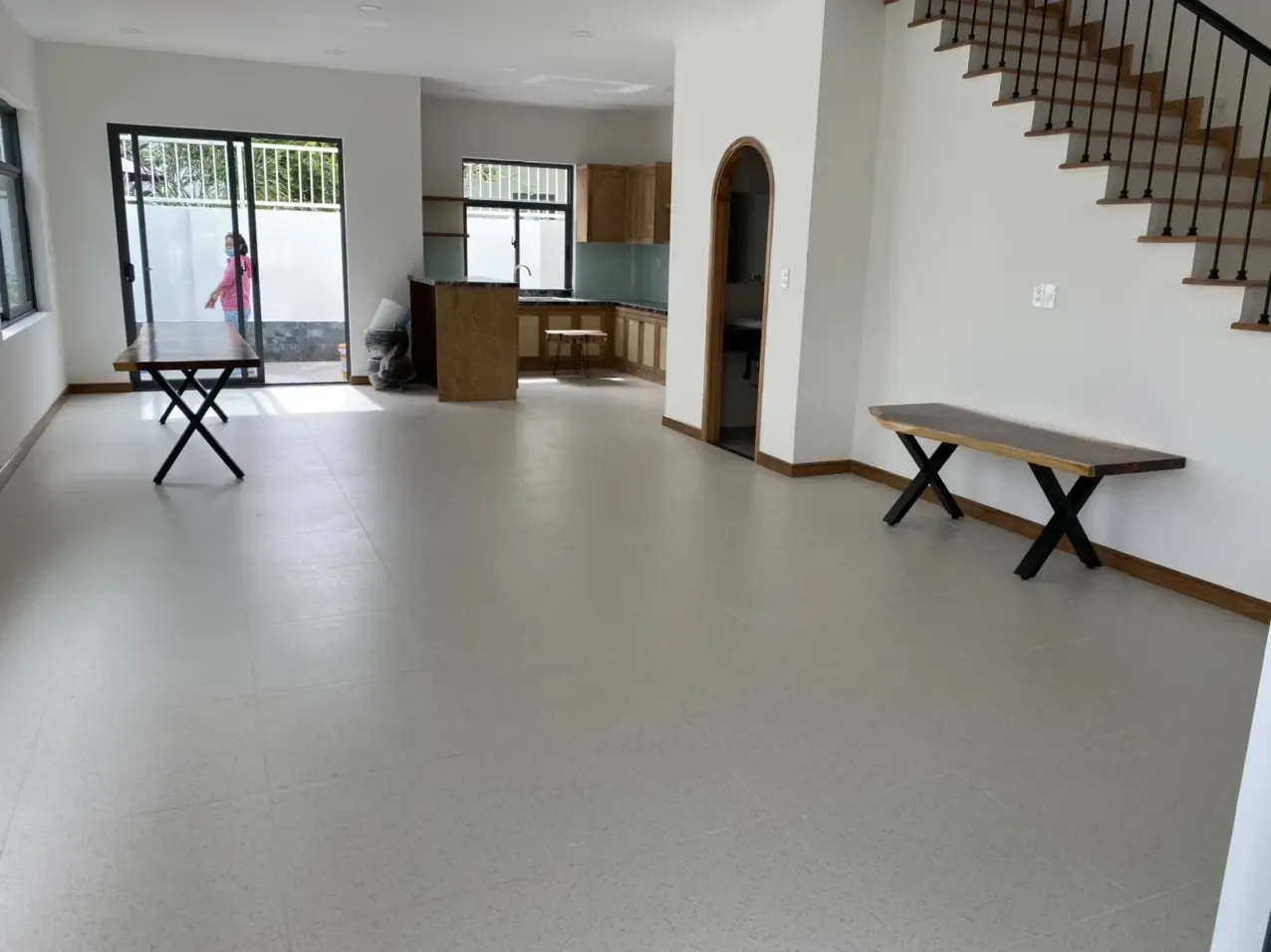 Giao Bàn Me Tây Nguyên Tấm Cho Khách ở Thủ Đức