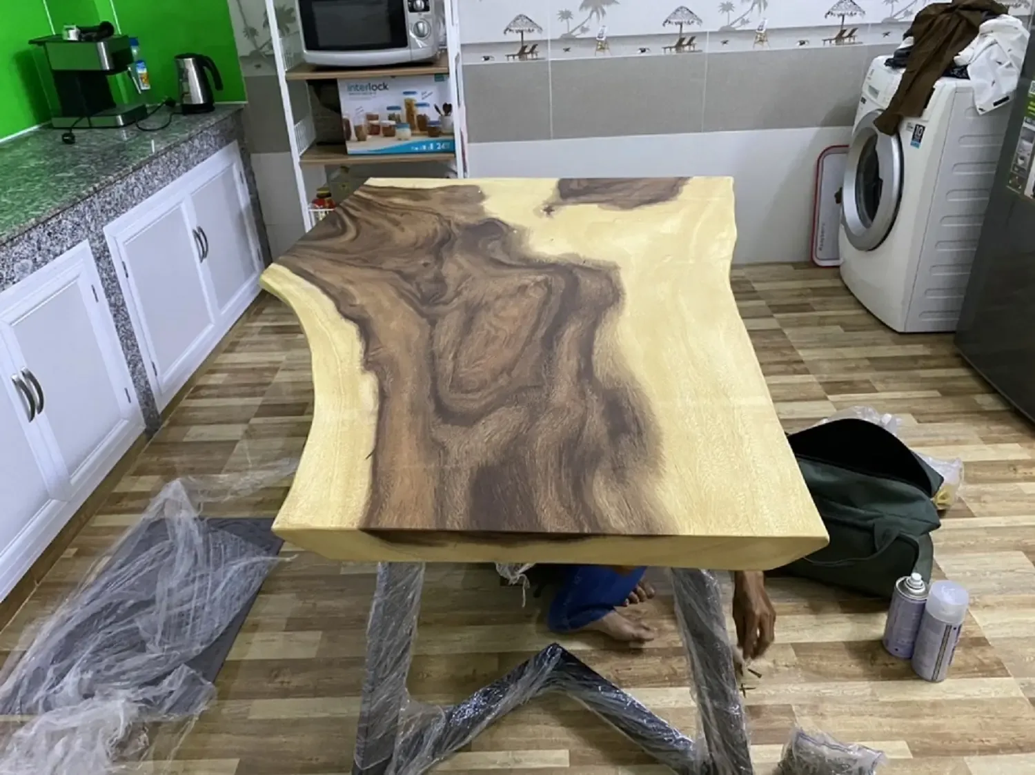 Giao Bàn Me Tây Nguyên Tấm Dài 1m6 Cho Khách ở Phú Nhuận