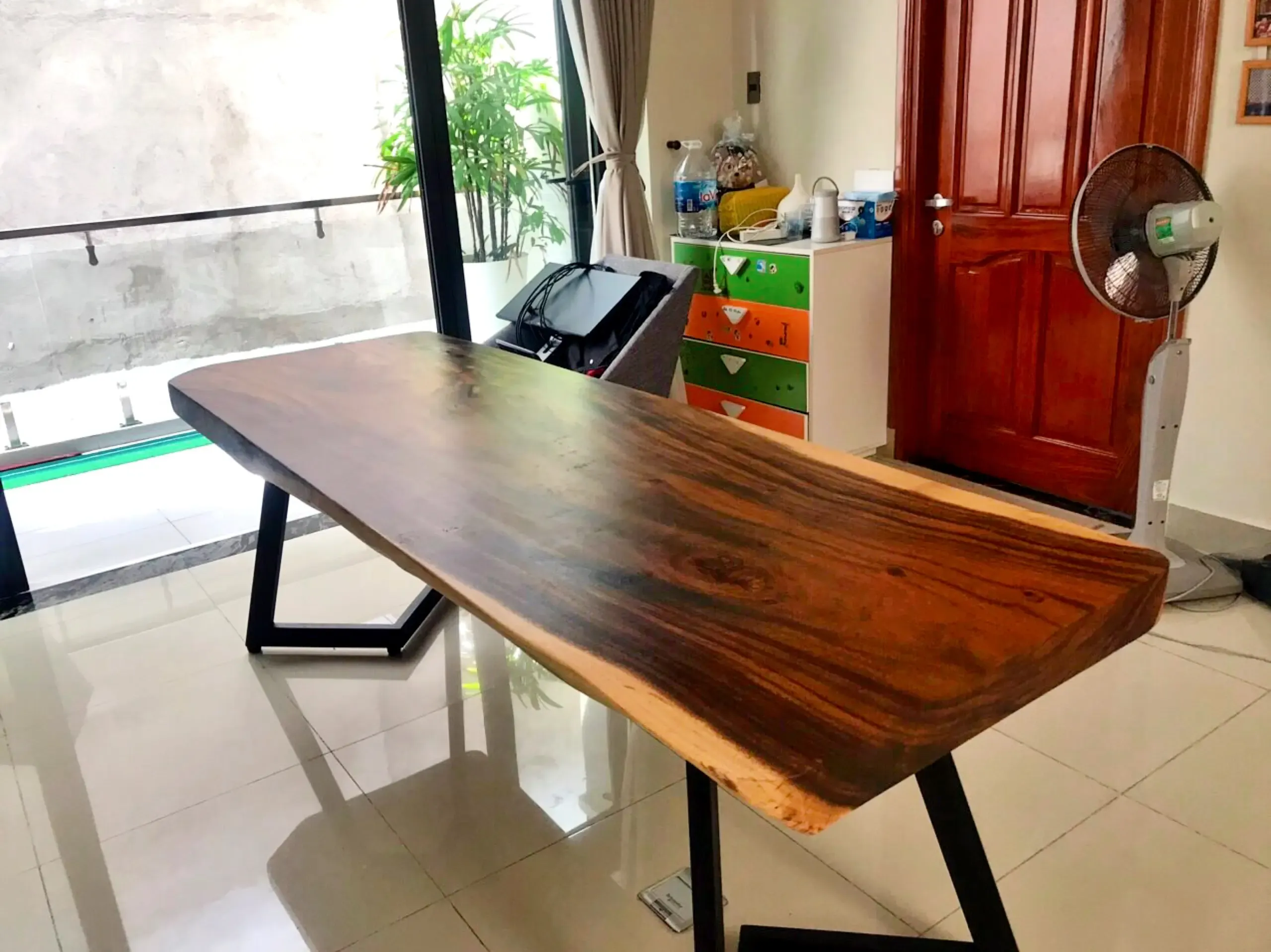 Giao Bàn Me Tây Nguyên Tấm Cho Khách Ở Tân Bình