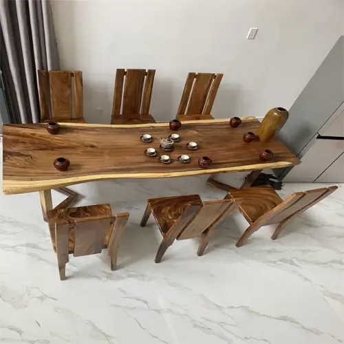 Bộ Bàn Ăn Ghế Gỗ Tự Nhiên Giao Khách Tại Bình Chánh