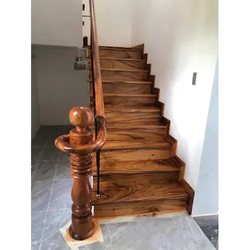 Cầu Thang Gỗ Me Tây Tự Nhiên Giá Rẻ