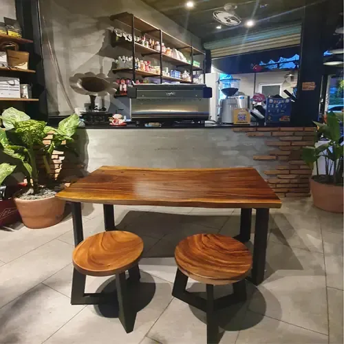 Khách Hàng Lựa Chọn Bàn Gỗ Me Tây Cho Quán Cafe