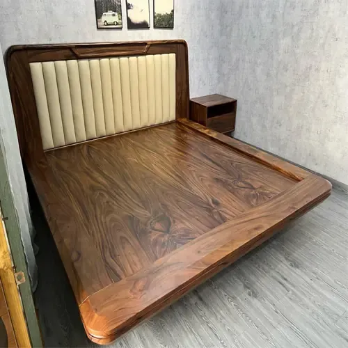 Giao Giường Me Tây Cao Cấp Giao Cho Khách Hàng Tại Quận 1