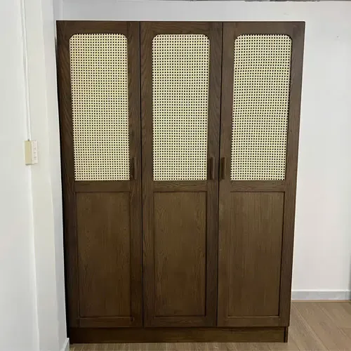 Tủ quần áo gỗ cao su mây mắt cáo 3 cánh