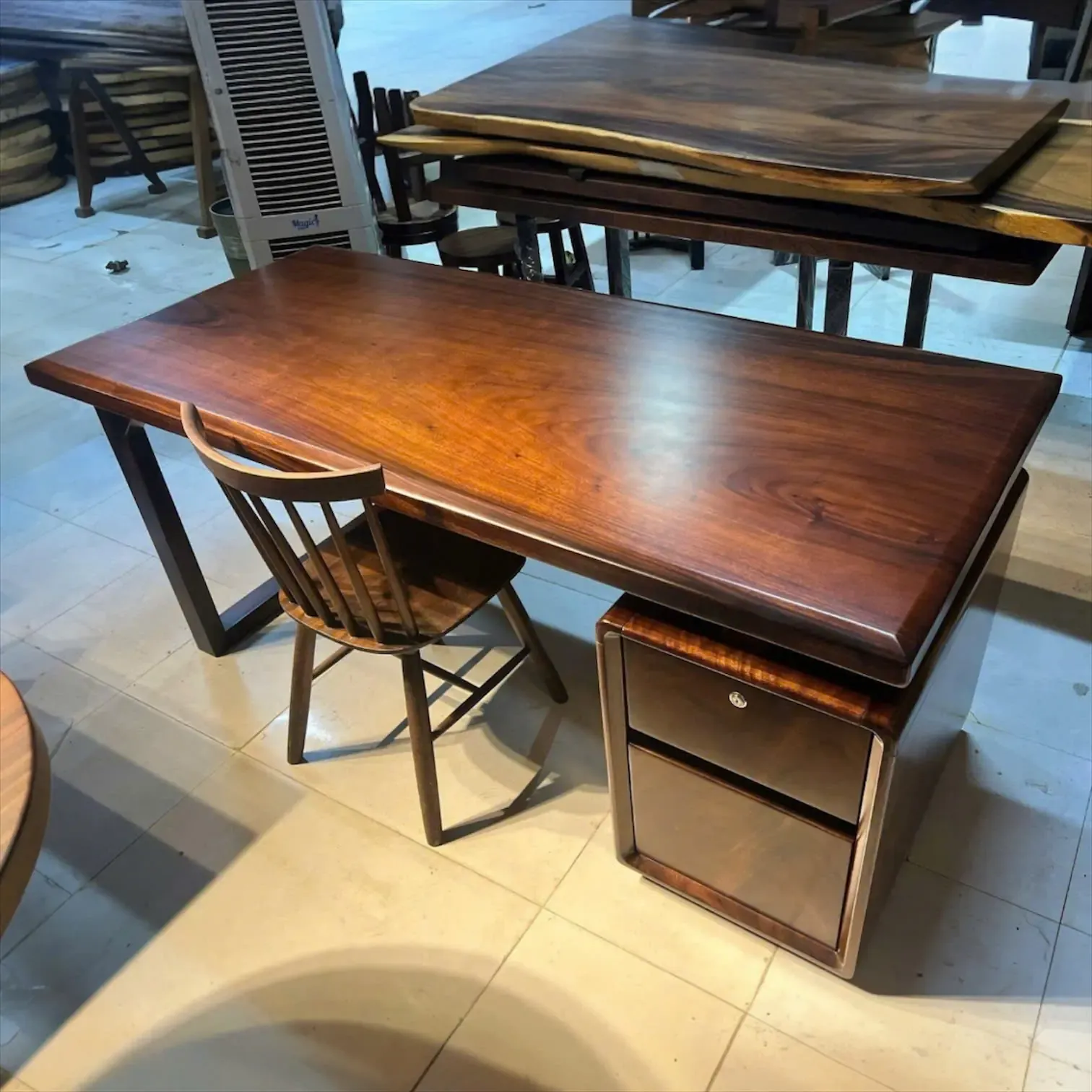 BỘ BÀN LÀM VIỆC GỖ ME TÂY + TỦ GỖ